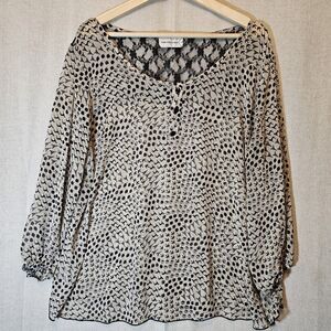 Tima And A Half Womens Top Tan With Black Icon Prints Dogs Birds Tree Crown 2X